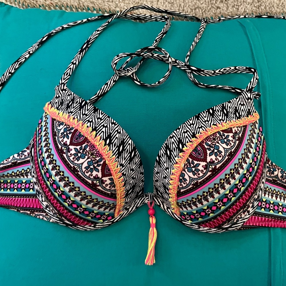 Like NEW bikini top size 34 C pink/white - Picture 4 of 11